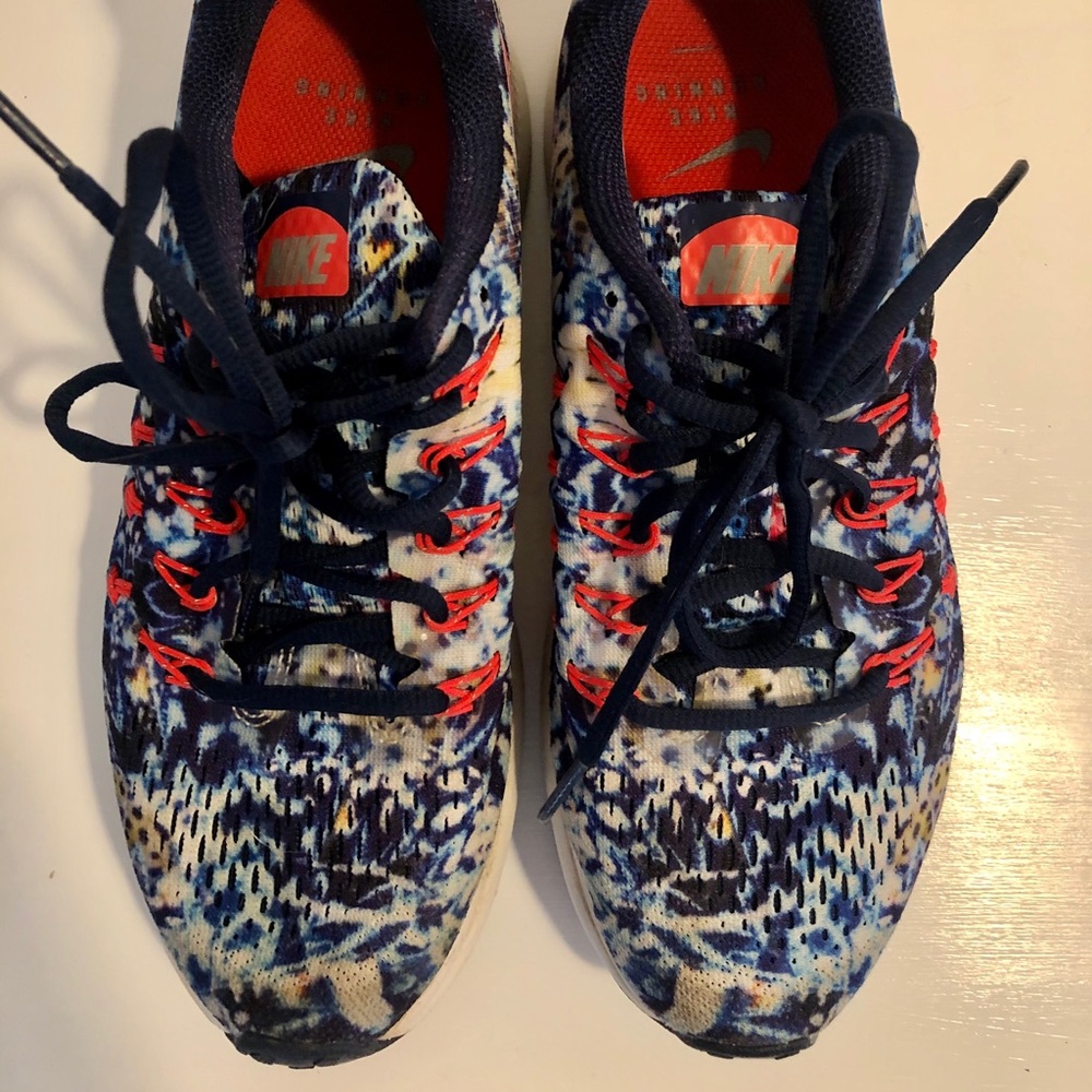 Size 7.5 multi-color Nike running sneakers!